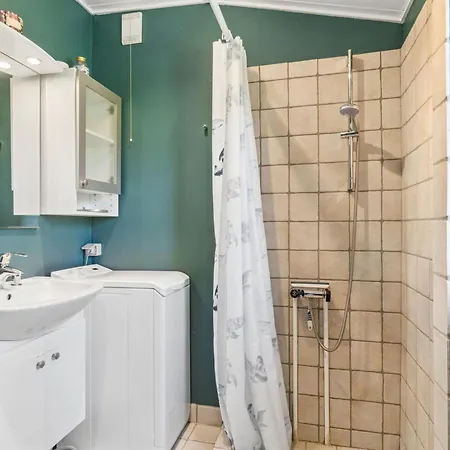 Swea - 2-5km From The Sea By Interhome بيت للعطل