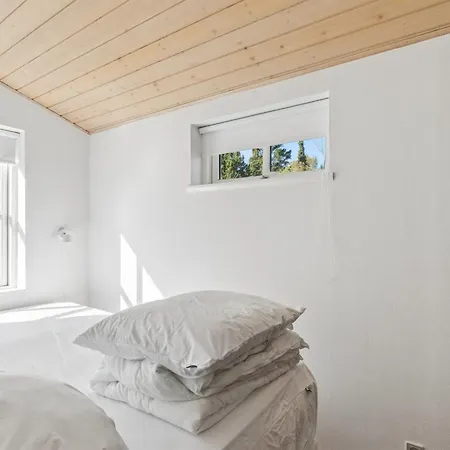 Swea - 2-5km From The Sea By Interhome בית נופש